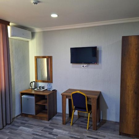 Hotel Georgian Koetaisi Buitenkant foto