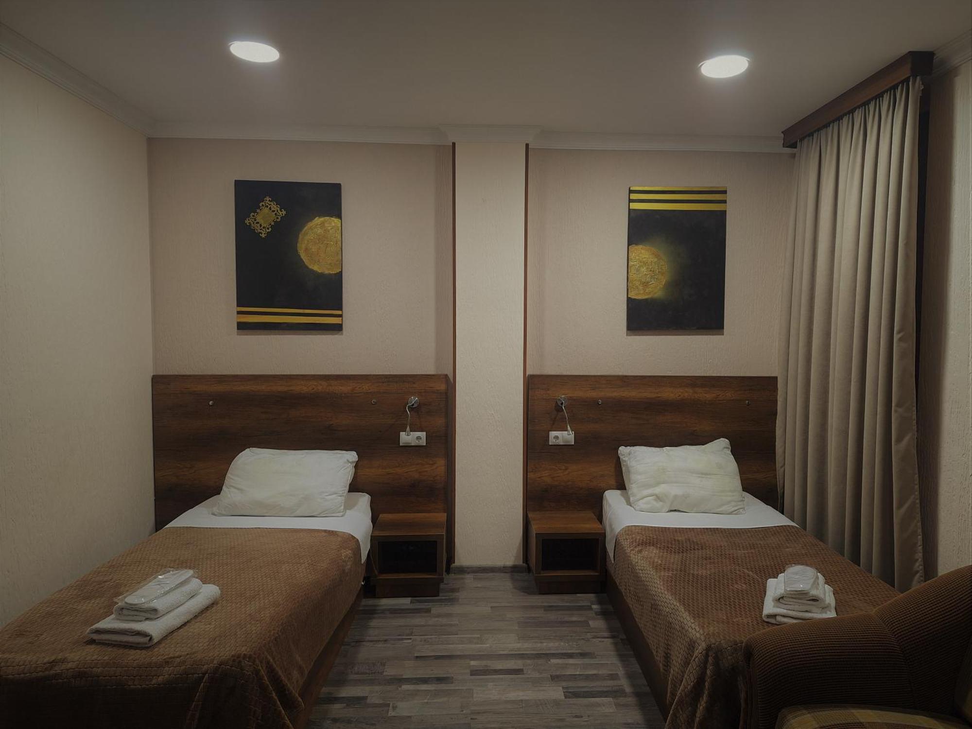 Hotel Georgian Koetaisi Buitenkant foto