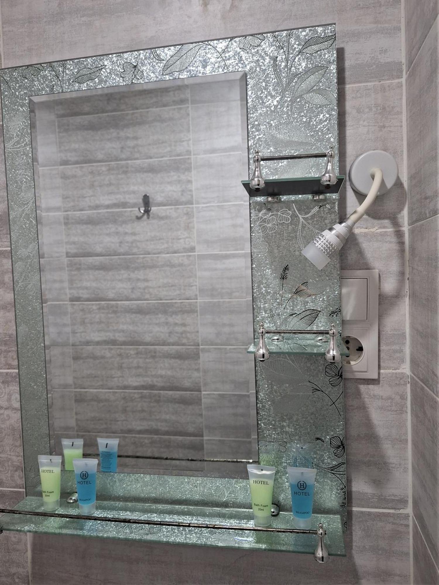 Hotel Georgian Koetaisi Buitenkant foto