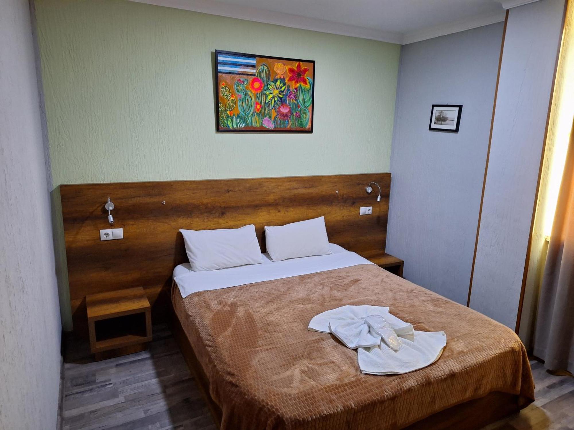 Hotel Georgian Koetaisi Buitenkant foto