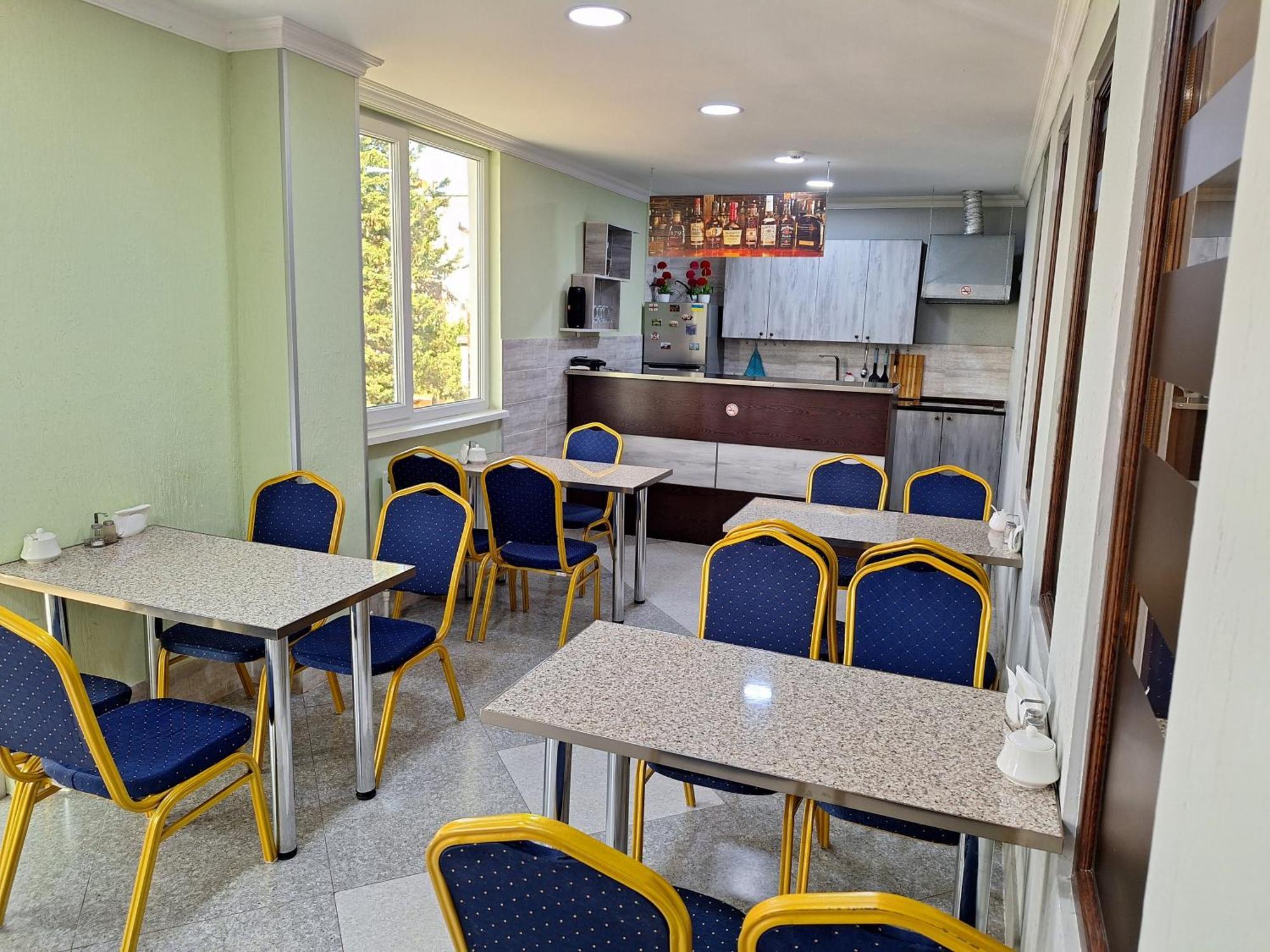 Hotel Georgian Koetaisi Buitenkant foto